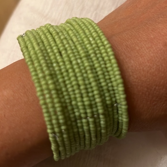 Boho chic bead bangle in many colors - Picture 1 of 12